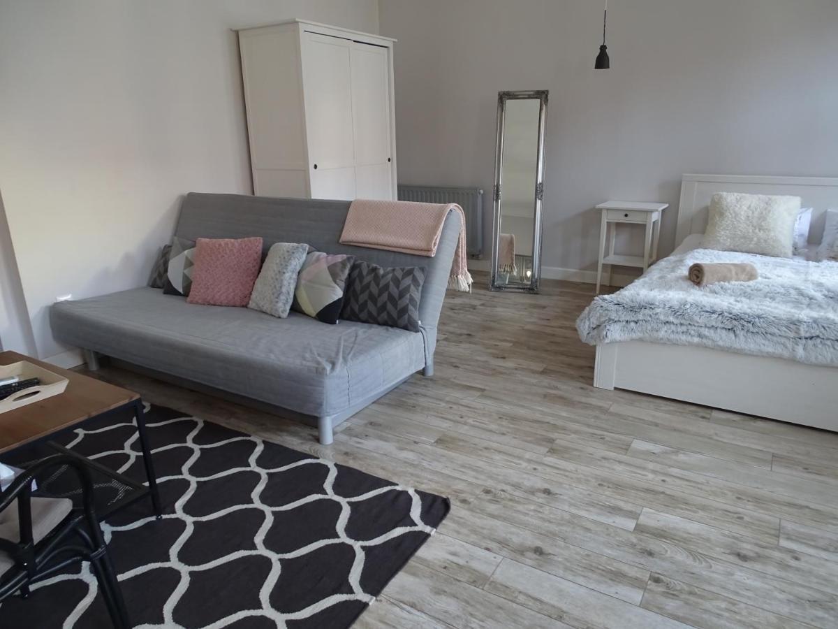 Ovaros Apartman Veszprém المظهر الخارجي الصورة