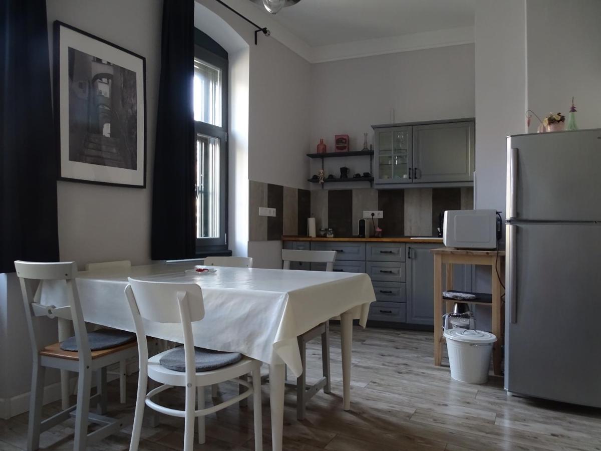 Ovaros Apartman Veszprém المظهر الخارجي الصورة