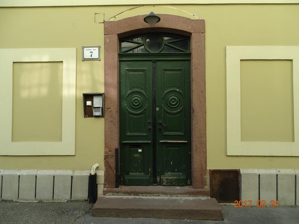 Ovaros Apartman Veszprém المظهر الخارجي الصورة