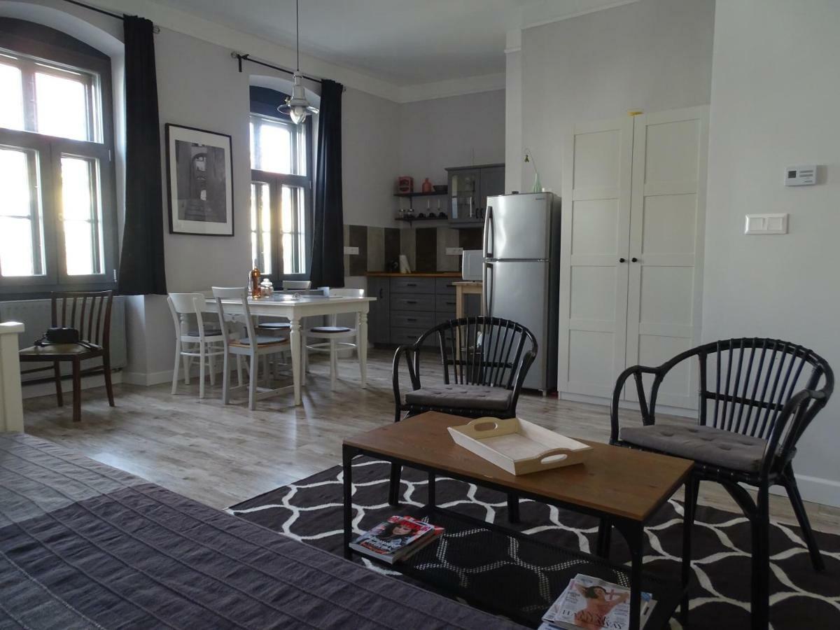 Ovaros Apartman Veszprém المظهر الخارجي الصورة